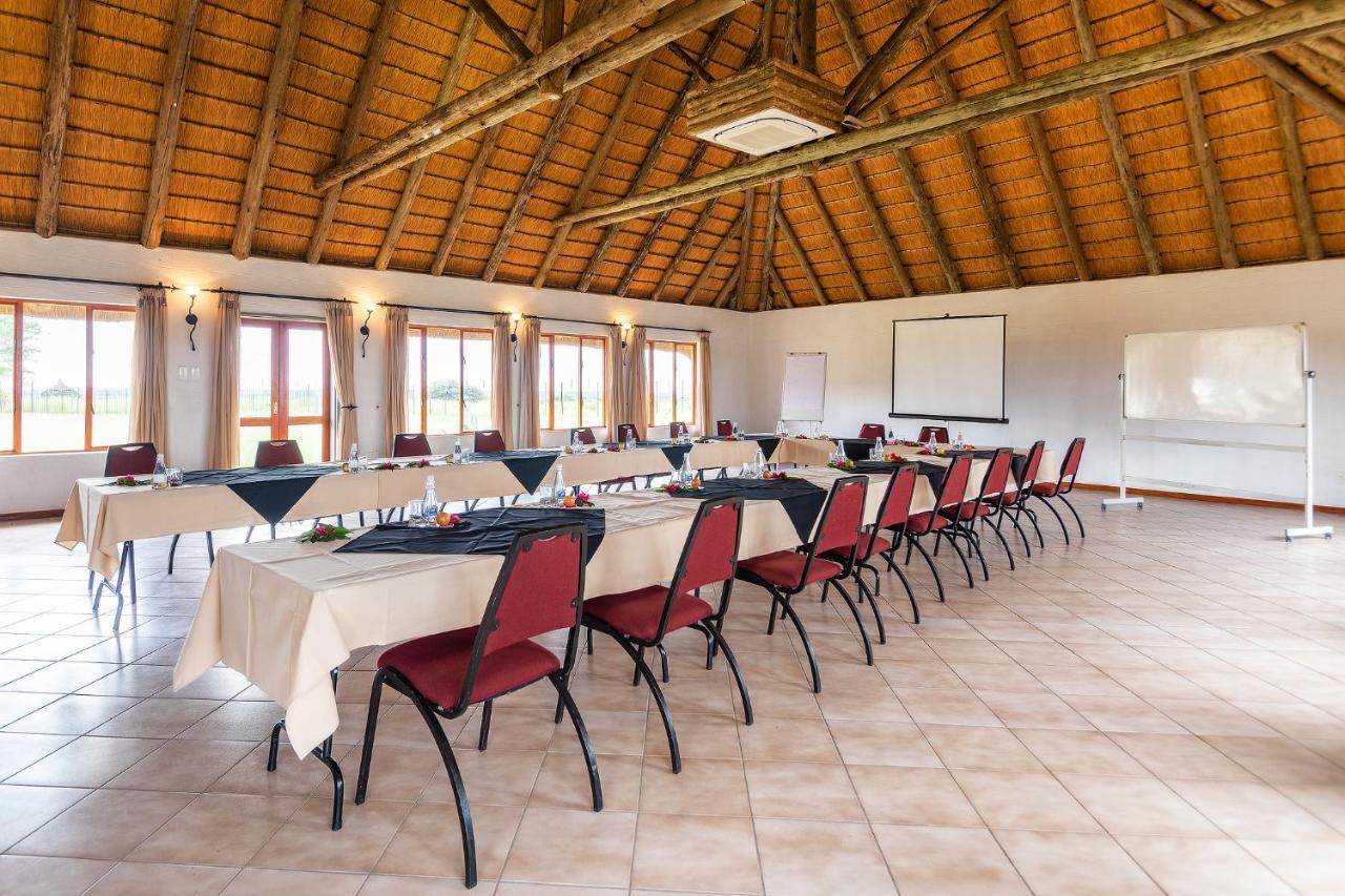 אוצ'יווארונגו Frans Indongo Lodge מראה חיצוני תמונה